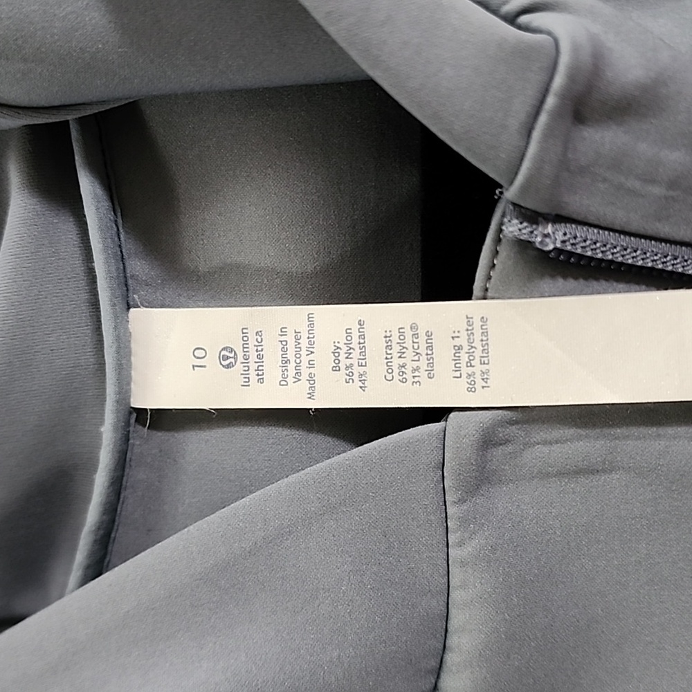 Lululemon Shaped Jacket Expression in Sterling EUC - Picture 9 of 11